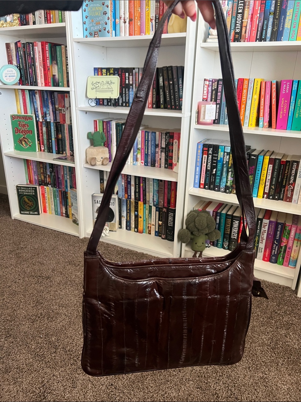 Leather Shoulder Bag in Dark Brown